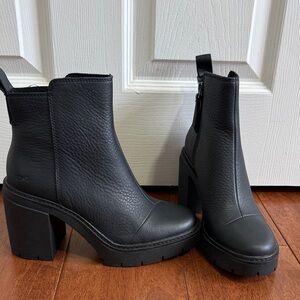 Black Women's Platform Chelsea Boots - Brand: toms